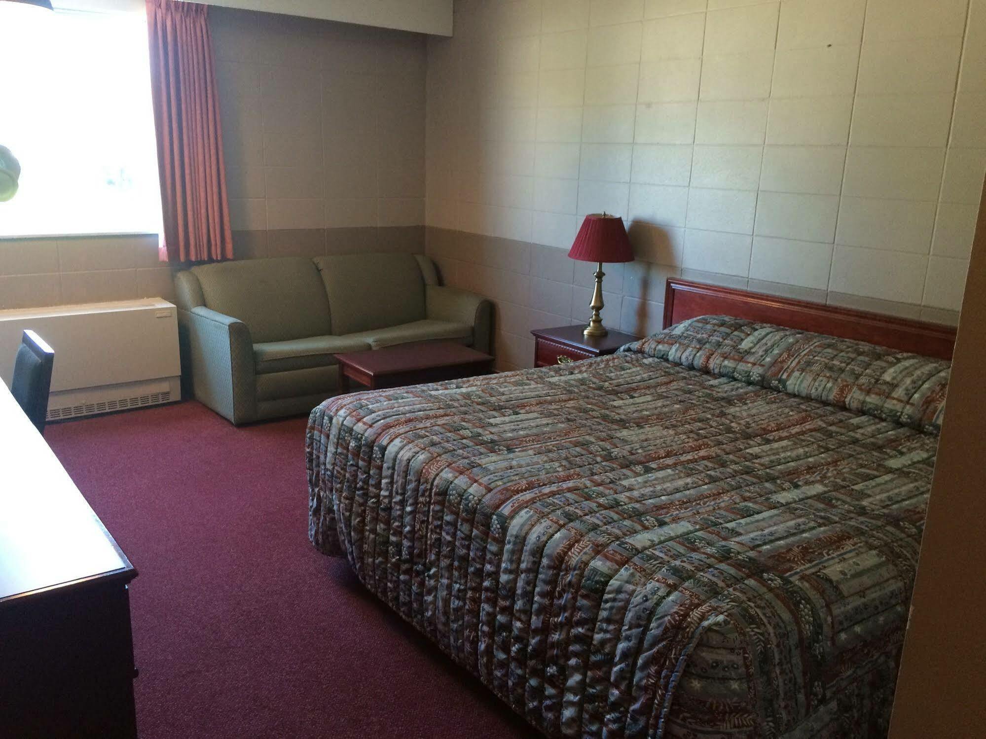 Midtown Motor Inn Bonnyville Exterior foto
